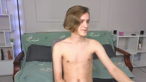 Snapshot of nikompell chatting on January 2025 03:07:02 AM niko online show from January 2025 03:07:02 AM