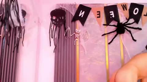 Niko Stone online show from October 2025 04:40:02 AM