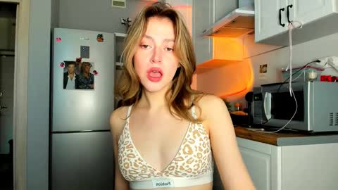 Snapshot of niky_jess chatting on February 2025 10:04:01 AM Veronica online show from February 2025 10:04:01 AM