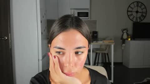 Bella online show from October 2025 11:34:01 PM