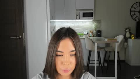 Bella online show from November 2025 09:28:01 PM