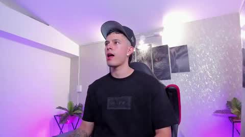 Snapshot of nils_saint chatting on October 2025 04:12:02 AM Nils online show from October 2025 04:12:02 AM