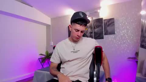 Snapshot of nils_saint chatting on October 2025 04:31:01 AM Nils online show from October 2025 04:31:01 AM