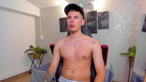 Snapshot of nils_saint chatting on October 2025 04:16:01 AM Nils online show from October 2025 04:16:01 AM