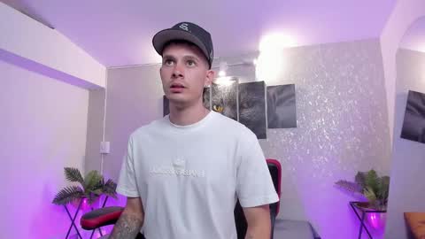 Snapshot of nils_saint chatting on November 2025 03:17:01 AM Nils online show from November 2025 03:17:01 AM