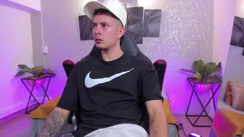 Snapshot of nils_saint chatting on November 2025 04:33:01 AM Nils online show from November 2025 04:33:01 AM