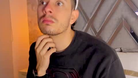 Snapshot of nils_saint chatting on November 2025 04:39:02 AM Nils online show from November 2025 04:39:02 AM