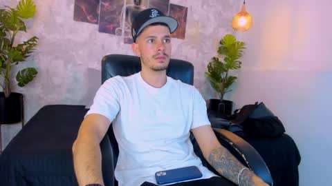 Snapshot of nils_saint chatting on November 2025 02:10:01 AM Nils online show from November 2025 02:10:01 AM