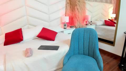 Snapshot of nina__ford chatting on October 2025 07:59:01 PM nina__ford online show from October 2025 07:59:01 PM