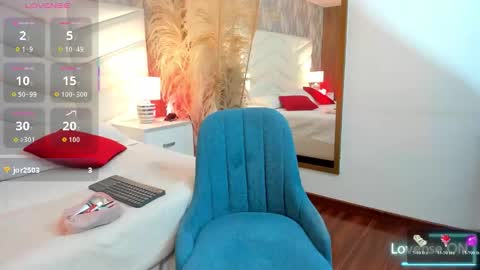 Snapshot of nina__ford chatting on November 2025 08:03:01 PM nina__ford online show from November 2025 08:03:01 PM