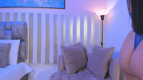 nina_glow_ online show from February 2026 11:27:02 AM