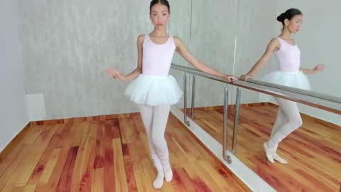 Snapshot of nina_ponse chatting on February 2025 08:43:02 PM Natalia FOLLOW ME ---- nathy po online show from February 2025 08:43:02 PM