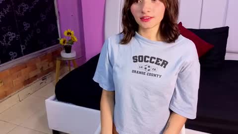 Nina online show from November 2025 08:43:01 PM