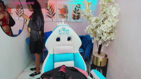 Nina  online show from January 2026 03:43:01 AM