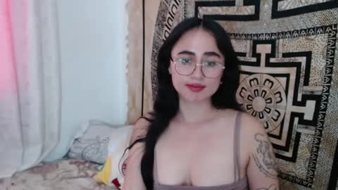 Snapshot of ninakravtz chatting on January 2025 10:37:02 PM N I N A online show from January 2025 10:37:02 PM