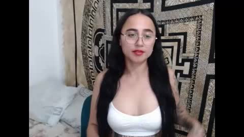 Snapshot of ninakravtz chatting on January 2025 11:10:02 PM N I N A online show from January 2025 11:10:02 PM