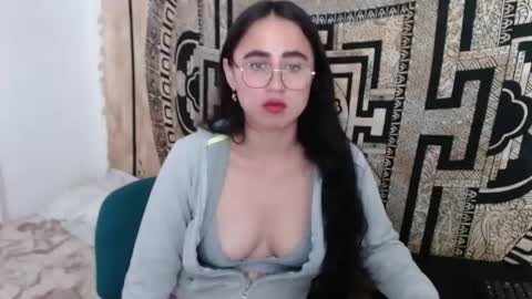 Snapshot of ninakravtz chatting on February 2025 12:36:02 PM N I N A online show from February 2025 12:36:02 PM