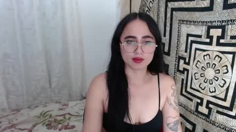 Snapshot of ninakravtz chatting on February 2025 11:24:01 PM N I N A online show from February 2025 11:24:01 PM
