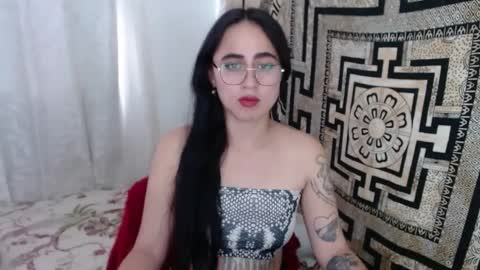 Snapshot of ninakravtz chatting on February 2025 03:21:01 PM N I N A online show from February 2025 03:21:01 PM