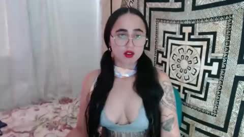 Snapshot of ninakravtz chatting on February 2025 09:20:02 PM N I N A online show from February 2025 09:20:02 PM