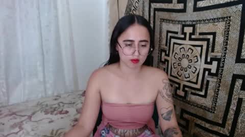 Snapshot of ninakravtz chatting on February 2025 07:03:01 PM N I N A online show from February 2025 07:03:01 PM