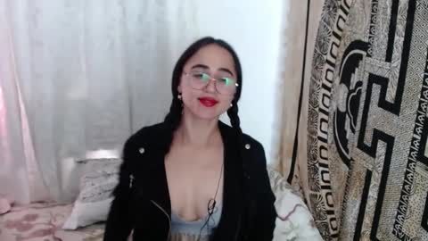 Snapshot of ninakravtz chatting on March 2025 05:16:02 PM N I N A online show from March 2025 05:16:02 PM