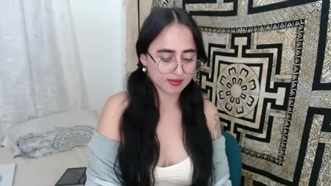 Snapshot of ninakravtz chatting on March 2025 10:26:01 PM N I N A online show from March 2025 10:26:01 PM