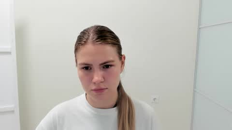 ninarihh online show from September 2025 11:00:02 AM