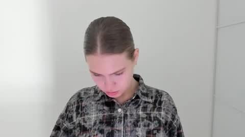 ninarihh online show from October 2025 10:41:02 AM