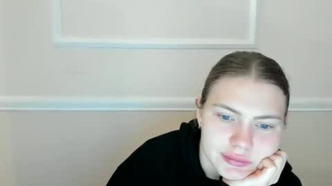 ninarihh online show from November 2025 09:58:01 AM