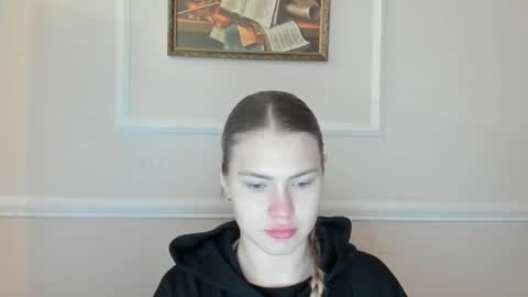 ninarihh online show from December 2025 01:16:02 PM