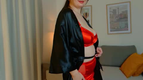 Nina online show from November 2025 08:13:02 AM