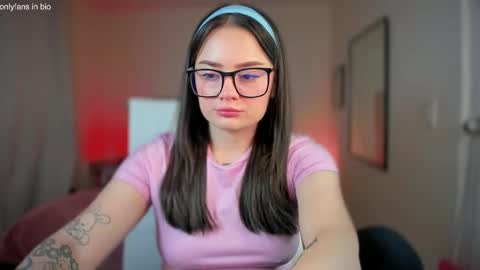 Snapshot of ninavolkov chatting on February 2025 10:06:02 PM ninavolkov online show from February 2025 10:06:02 PM