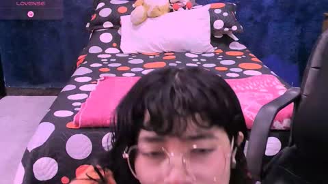 Nina online show from December 2025 01:53:01 PM