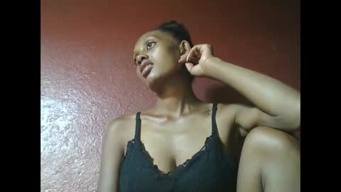 Snapshot of ninie246746 chatting on January 2025 04:43:01 AM ninie246746 online show from January 2025 04:43:01 AM