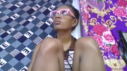 Snapshot of ninie246746 chatting on April 2026 06:14:02 AM ninie246746 online show from April 2026 06:14:02 AM