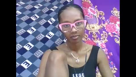 Snapshot of ninie246746 chatting on April 2026 07:22:02 AM ninie246746 online show from April 2026 07:22:02 AM
