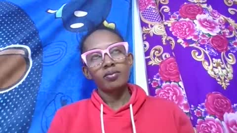 Snapshot of ninie246746 chatting on May 2026 06:18:01 AM ninie246746 online show from May 2026 06:18:01 AM