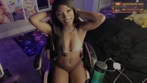 Snapshot of niviawolfe chatting on September 2025 04:36:02 AM NIVIA WOLFE online show from September 2025 04:36:02 AM