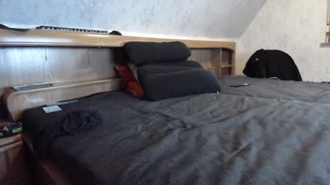 nixan85 online show from February 2025 02:45:02 PM