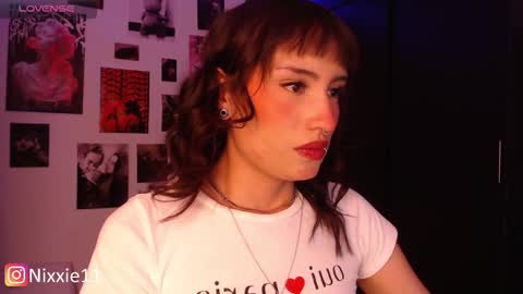 Nixxie  online show from November 2025 01:22:01 AM