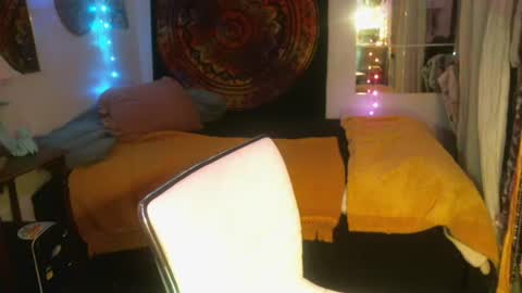 Leah online show from February 2025 05:35:01 AM