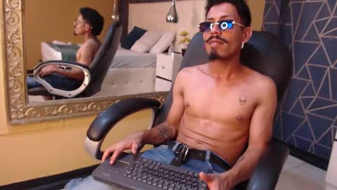 Snapshot of noaahtylor chatting on February 2026 09:19:02 PM Noah online show from February 2026 09:19:02 PM