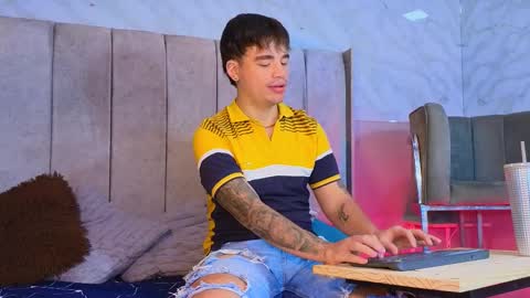 NOAH  online show from February 2025 01:34:01 AM