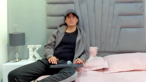 Snapshot of noah_ferrary chatting on November 2025 09:25:02 PM Noah Ferrary online show from November 2025 09:25:02 PM