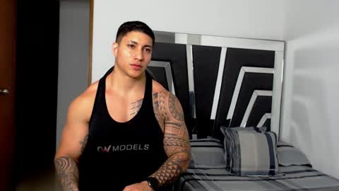 Snapshot of noah_harris01 chatting on February 2025 01:02:01 AM Noah Harris01 online show from February 2025 01:02:01 AM