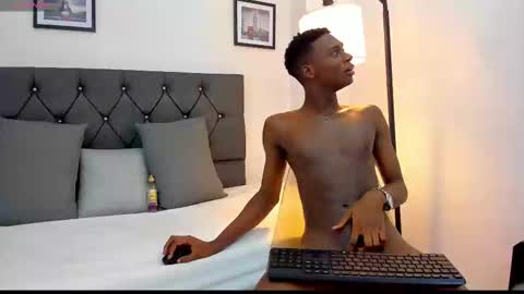 Snapshot of noah_johes chatting on February 2025 06:37:01 AM noah_johes online show from February 2025 06:37:01 AM