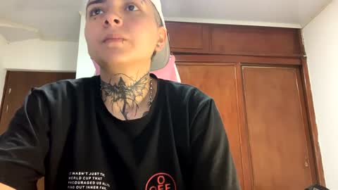 Snapshot of noah_martini chatting on January 2025 04:13:01 AM noah hehim online show from January 2025 04:13:01 AM