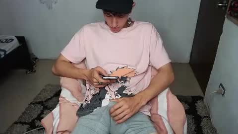 Snapshot of noah_sokolov_ chatting on August 2026 10:12:02 PM Kervs online show from August 2026 10:12:02 PM