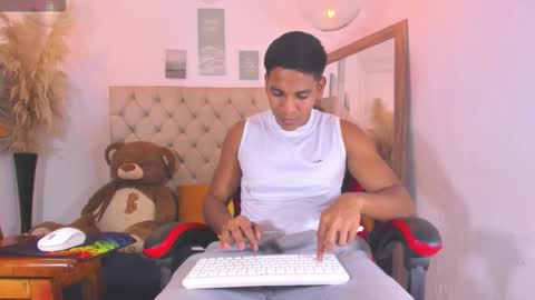 N O AH - S T H O  N E online show from February 2026 03:21:01 AM